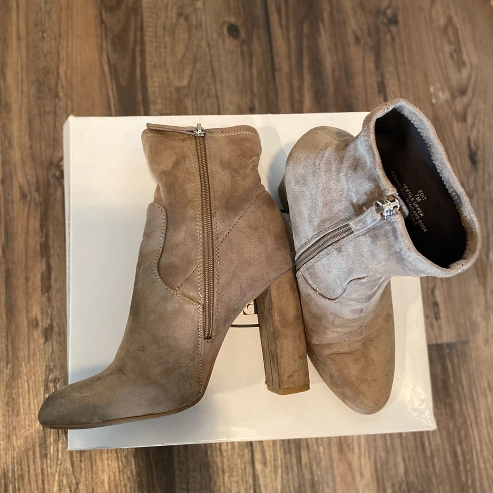 Steve Madden EDIT heeled boot taupe size 7